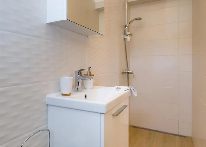 Villa Ivetta For 10 People Near With Sea View & Children Playground Opatija