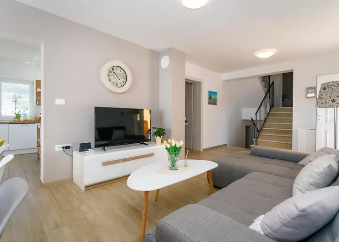 Ivetta For 10 People Near With Sea View & Children Playground