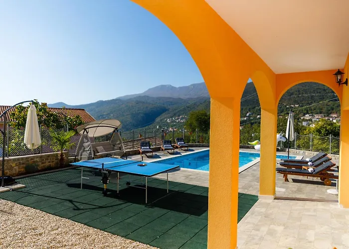 Villa Ivetta For 10 People Near With Sea View & Children Playground