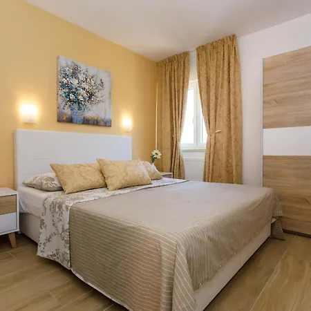 Vila Ivetta For 10 People Near With Sea View & Children Playground Opatija