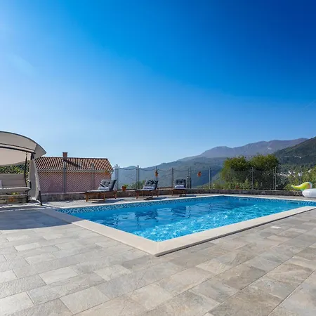 Ivetta For 10 People Near With Sea View & Children Playground Vila Opatija