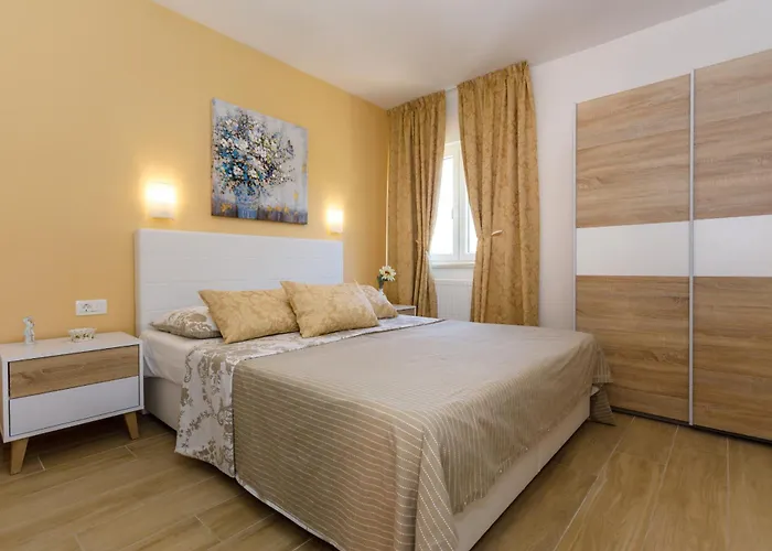 Villa Ivetta For 10 People Near With Sea View & Children Playground Opatija