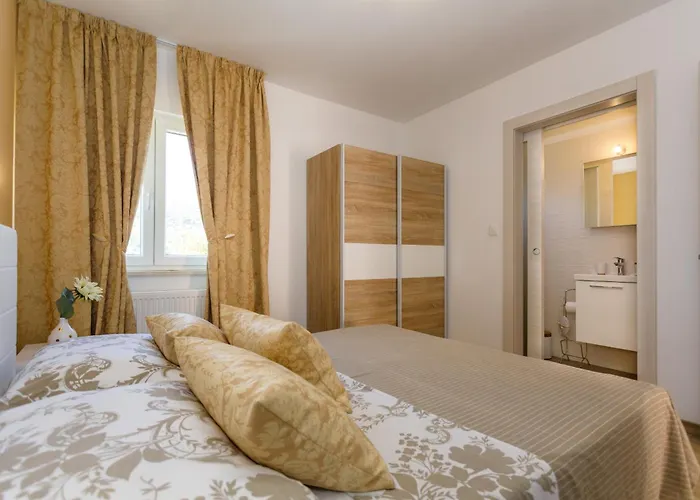 Ivetta For 10 People Near With Sea View & Children Playground Vila