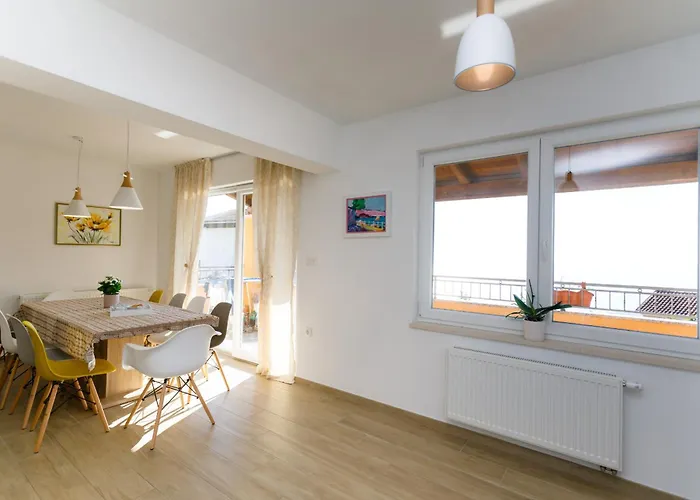 Ivetta For 10 People Near With Sea View & Children Playground *