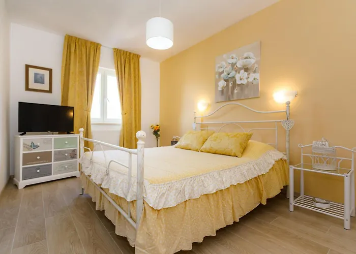 Villa Ivetta For 10 People Near With Sea View & Children Playground *