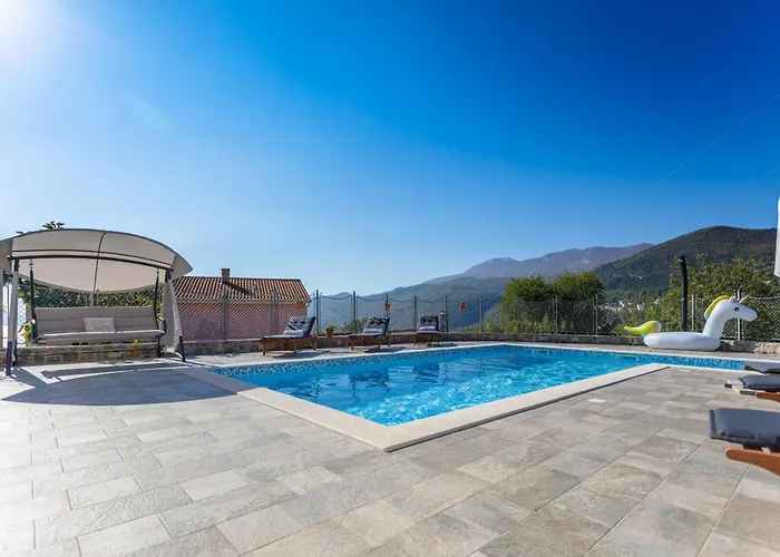 Ivetta For 10 People Near With Sea View & Children Playground Vila Opatija