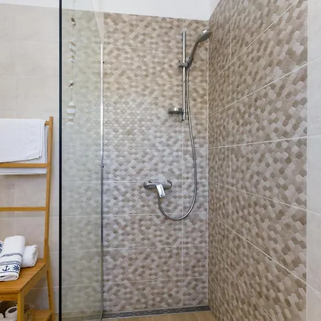 Вилла Ivetta For 10 People Near With Sea View & Children Playground Опатия