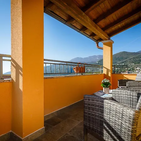 Ivetta For 10 People Near With Sea View & Children Playground *